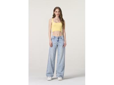 casual loose-fit denim jeans